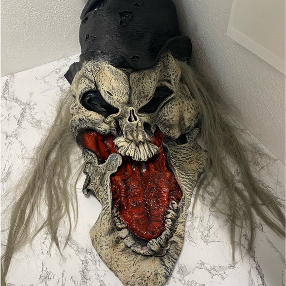 Halloween Mask - Picture 1 of 10